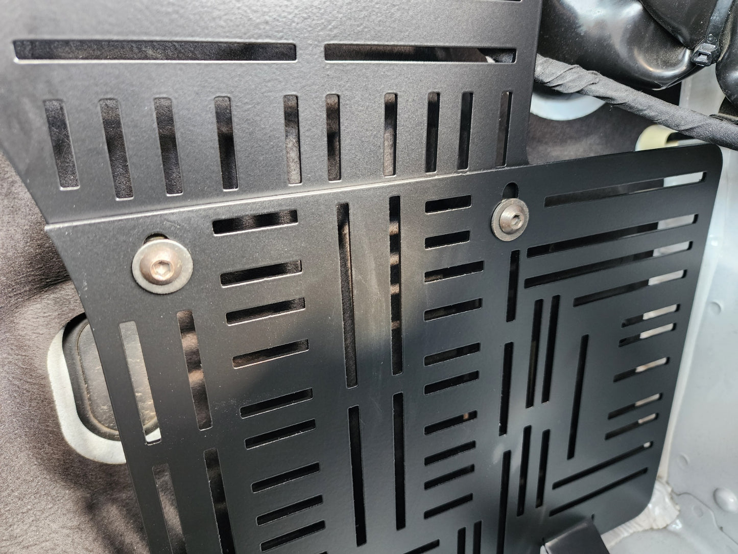 The Engine Grid Mercedes Sprinter Van (FIREWALL 2PC)