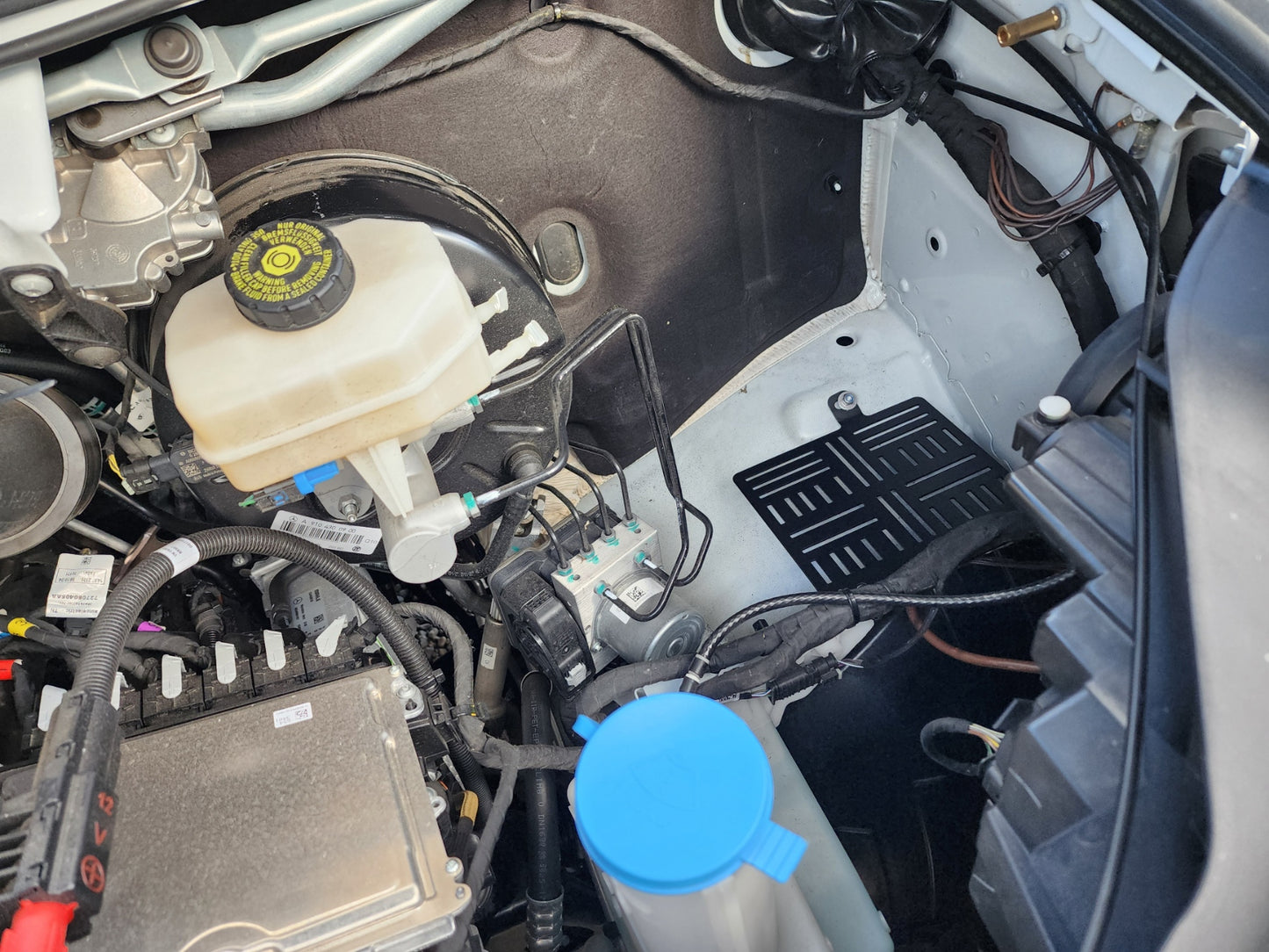 The Engine Grid Mercedes Sprinter Van (LOWER 1PC)
